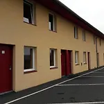 自由酒店 3*
